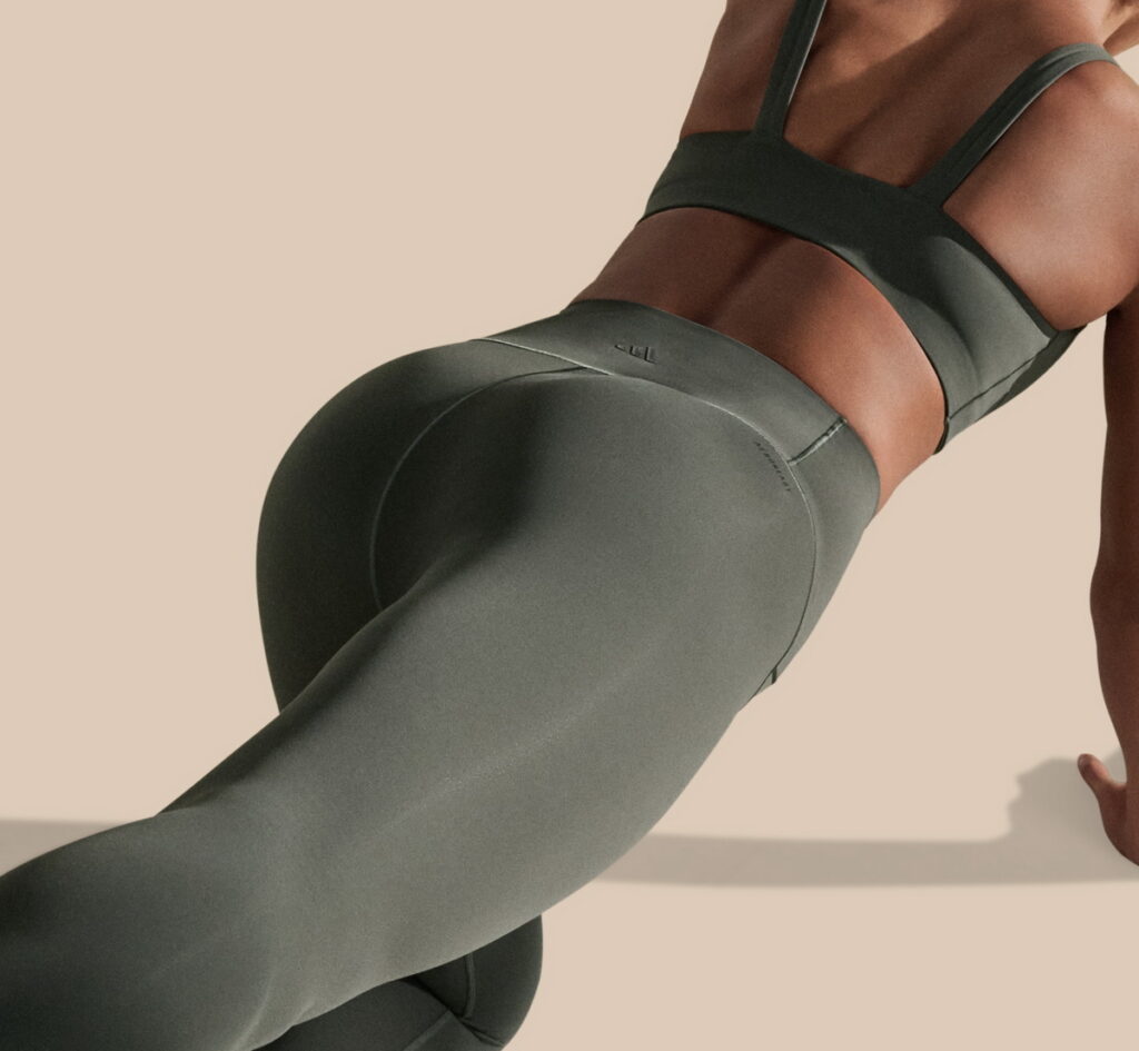 .adidas「ALLME系列」親柔膚感運動裝束，宛如第二層肌膚般細膩貼合 